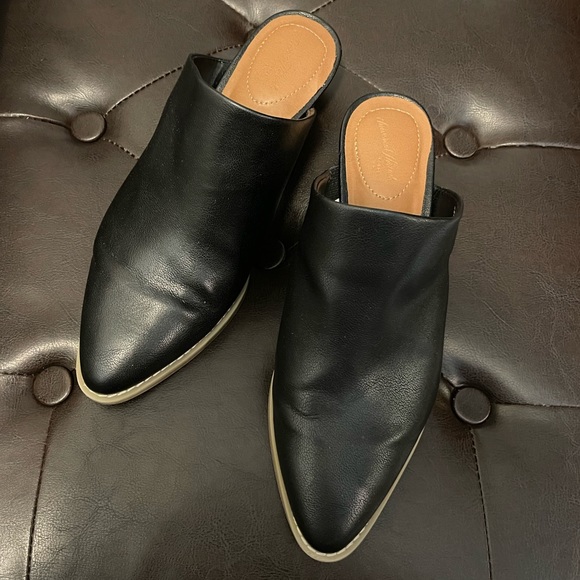 Universal Thread | Black Mules - Picture 2 of 13